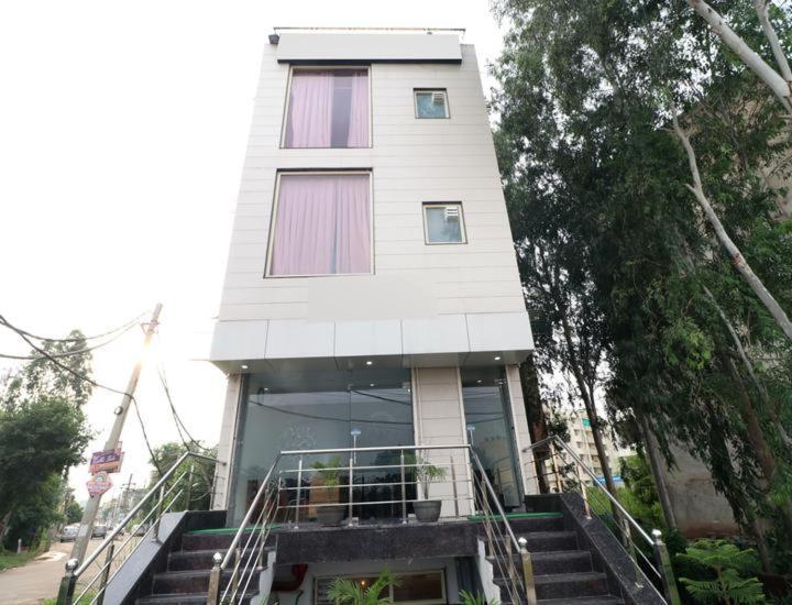 Hotel Wisteria&Restaurant Zirakpur Exterior foto