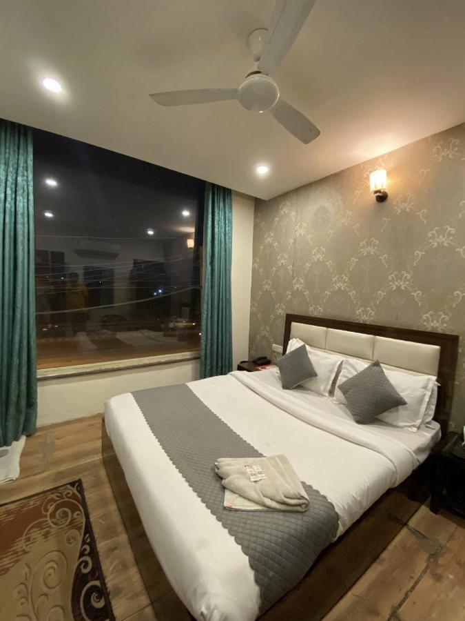 Hotel Wisteria&Restaurant Zirakpur Exterior foto