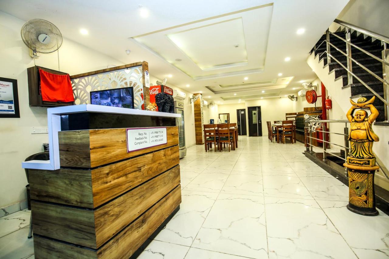 Hotel Wisteria&Restaurant Zirakpur Exterior foto